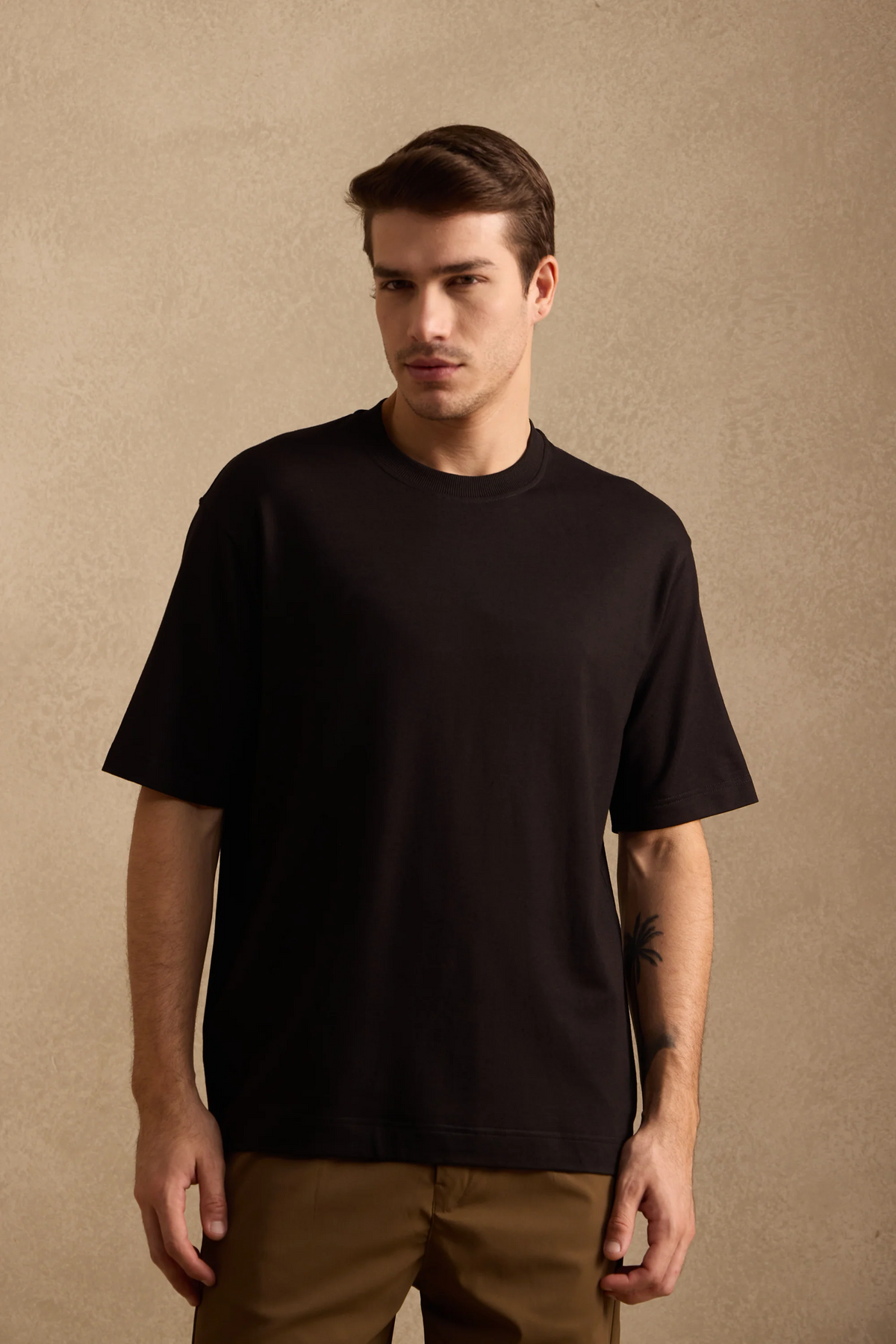 THE BAMBOO CREW TSHIRT IN DEEP BLACK