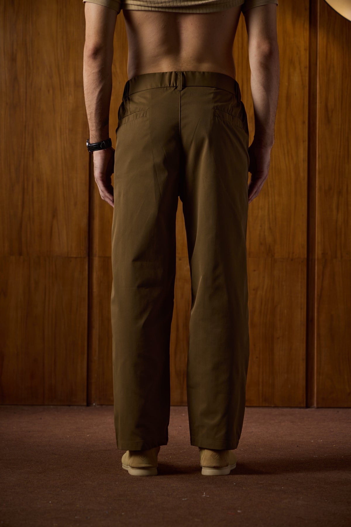 THE SEOUL AIR PANTS IN DEEP OLIVE