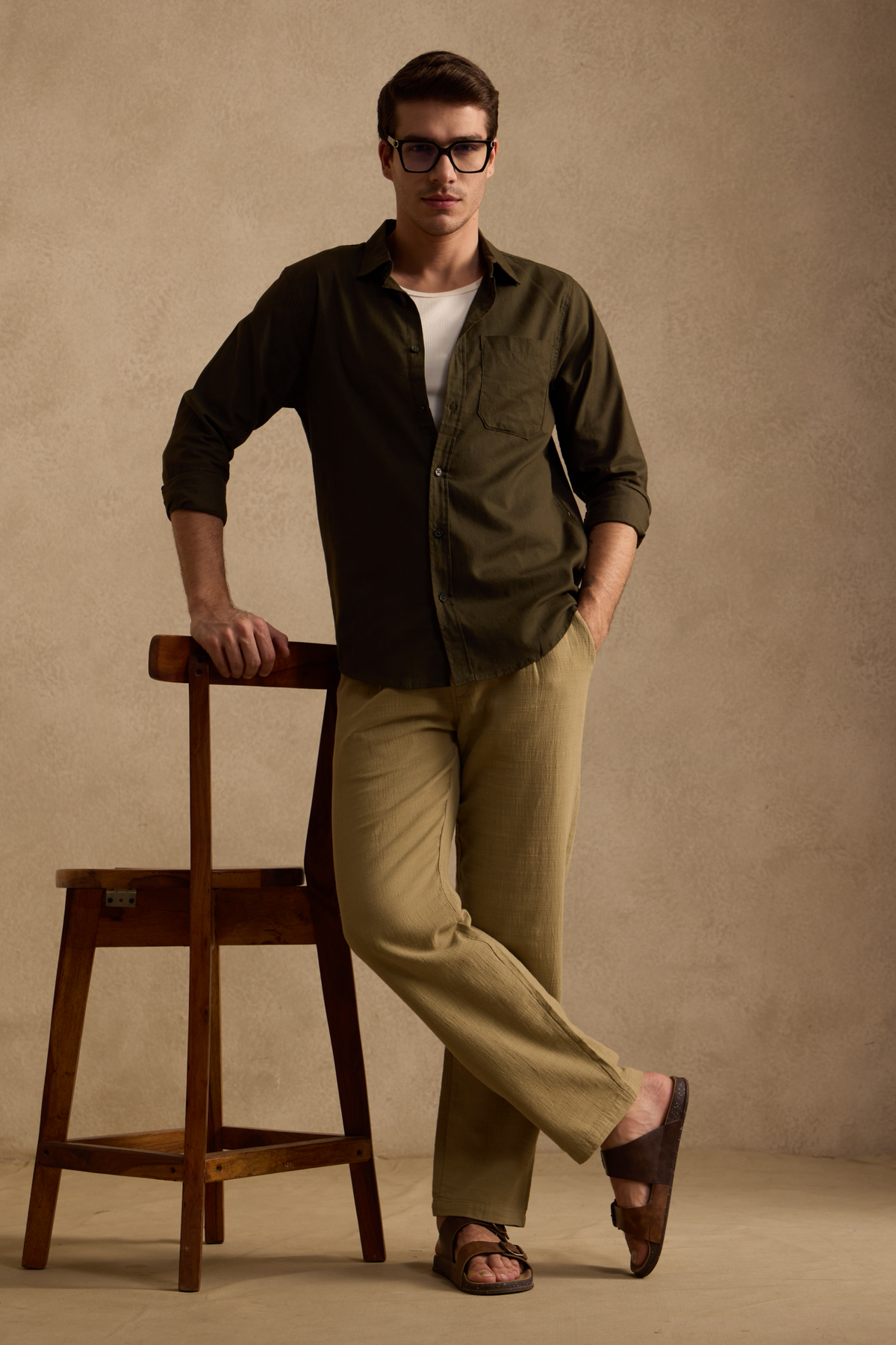 THE SEOUL LINEN PANTS IN OLIVE KHAKI