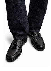 EVRYDAE TASSEL LOAFER